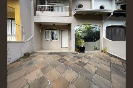 Casa para alugar com 240m², 3 quartos e 1 vaga