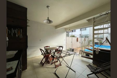 Casa para alugar com 240m², 3 quartos e 1 vaga