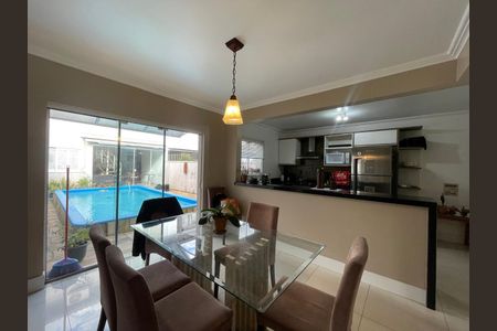 Casa para alugar com 240m², 3 quartos e 1 vaga