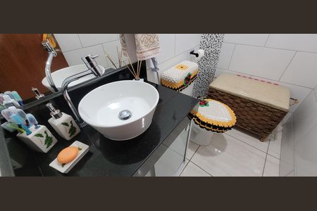 banheiro inferior de casa para alugar com 2 quartos, 78m² em Jardim das Alterosas - 2ª Seção, Betim