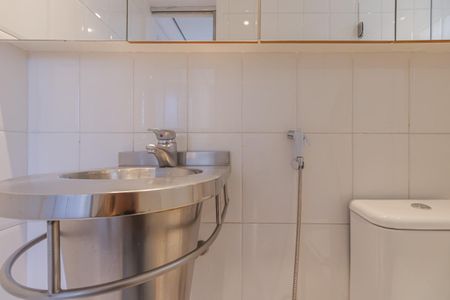 Apartamento à venda com 103m², 2 quartos e 2 vagas Apartamento à venda com 103m², 2 quartos e 2 vagasBanheiro da Suíte 1