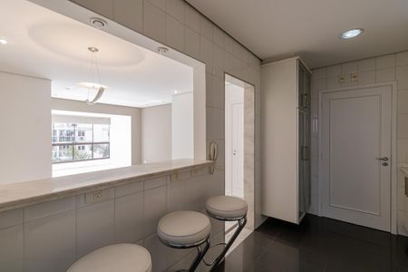 Apartamento à venda com 103m², 2 quartos e 2 vagas Apartamento à venda com 103m², 2 quartos e 2 vagasCozinha
