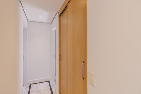Apartamento à venda com 103m², 2 quartos e 2 vagas Apartamento à venda com 103m², 2 quartos e 2 vagasCorredor
