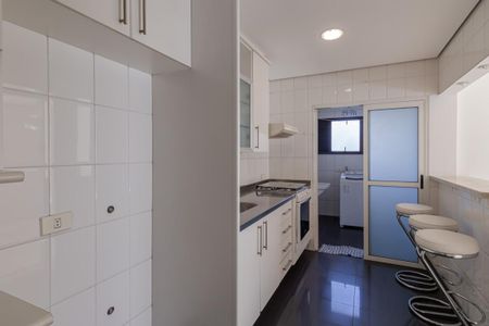 Apartamento à venda com 103m², 2 quartos e 2 vagas Apartamento à venda com 103m², 2 quartos e 2 vagasCozinha