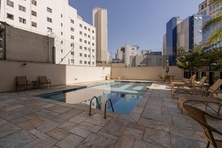 Apartamento à venda com 103m², 2 quartos e 2 vagas Apartamento à venda com 103m², 2 quartos e 2 vagasÁrea comum - Piscina