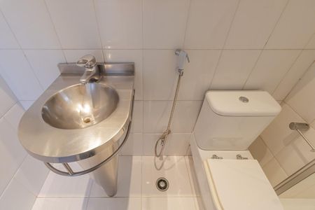 Apartamento à venda com 103m², 2 quartos e 2 vagas Apartamento à venda com 103m², 2 quartos e 2 vagasBanheiro da Suíte 1