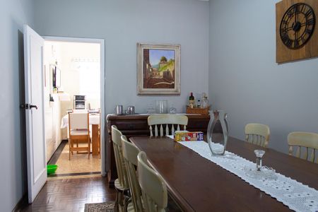 Casa à venda com 176m², 3 quartos e 2 vagas Casa à venda com 176m², 3 quartos e 2 vagasSala