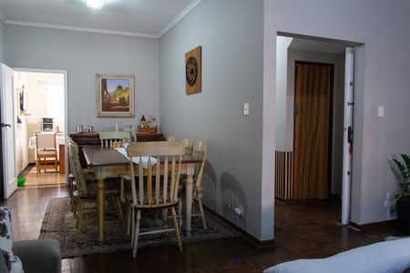 Casa à venda com 176m², 3 quartos e 2 vagas Casa à venda com 176m², 3 quartos e 2 vagasSala