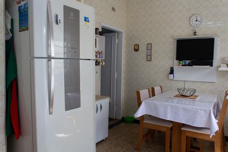 Casa à venda com 176m², 3 quartos e 2 vagas Casa à venda com 176m², 3 quartos e 2 vagasCozinha