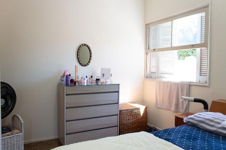 Casa à venda com 176m², 3 quartos e 2 vagas Casa à venda com 176m², 3 quartos e 2 vagasSuíte