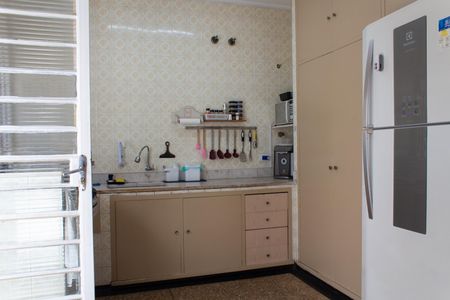 Casa à venda com 176m², 3 quartos e 2 vagas Casa à venda com 176m², 3 quartos e 2 vagasCozinha
