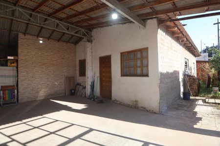 Quintal de casa à venda com 3 quartos, 150m² em Guajuviras, Canoas