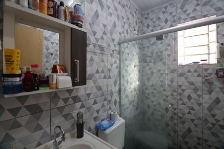 Banheiro  de casa à venda com 3 quartos, 150m² em Guajuviras, Canoas
