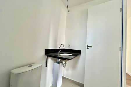 Apartamento à venda com 45m², 2 quartos e sem vaga Apartamento à venda com 45m², 2 quartos e sem vagaBanheiro