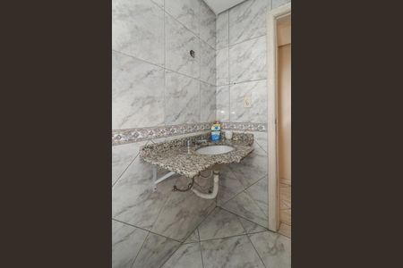 Banheiro Social de apartamento para alugar com 3 quartos, 110m² em Jardim Itu, Porto Alegre