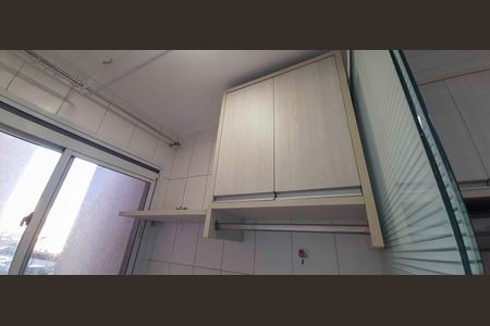 Área de Serviço de apartamento para alugar com 2 quartos, 57m² em Santo Antônio, Osasco