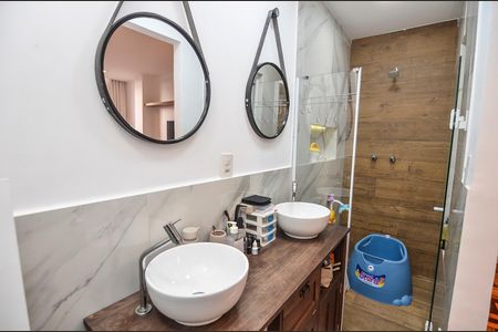 Banheiro da Suíte de apartamento à venda com 2 quartos, 105m² em Tijuca, Rio de Janeiro
