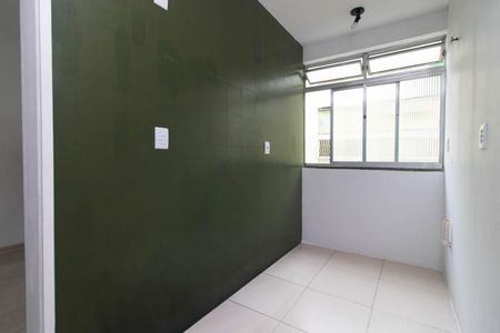 Cozinha de apartamento para alugar com 1 quarto, 40m² em Vila Nova, Porto Alegre