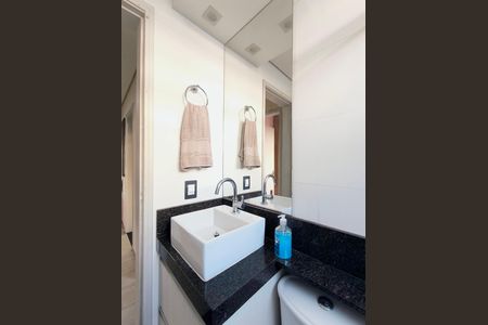 Apartamento à venda com 52m², 2 quartos e 1 vaga Apartamento à venda com 52m², 2 quartos e 1 vagaBanheiro