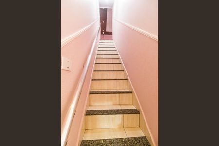 Escada de casa à venda com 3 quartos, 125m² em Jardim Maria Cristina, Barueri