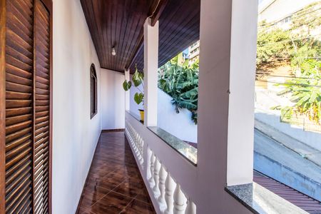 Casa à venda com 125m², 3 quartos e 1 vaga Casa à venda com 125m², 3 quartos e 1 vagaVaranda
