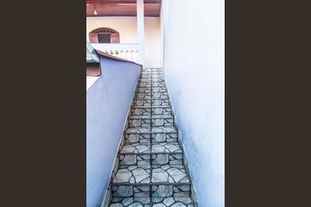 Escada de casa à venda com 3 quartos, 125m² em Jardim Maria Cristina, Barueri