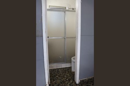 Casa para alugar com 479m², 4 quartos e 4 vagas Casa para alugar com 479m², 4 quartos e 4 vagasBanheiro de serviço