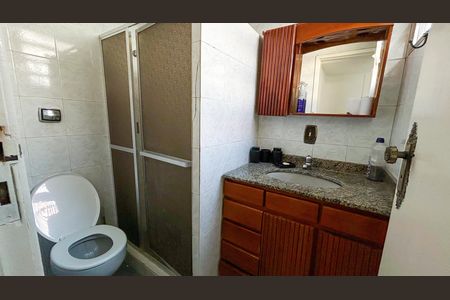 Casa para alugar com 479m², 4 quartos e 4 vagas Casa para alugar com 479m², 4 quartos e 4 vagasBanheiro da suíte