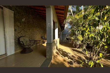 Casa para alugar com 479m², 4 quartos e 4 vagas Casa para alugar com 479m², 4 quartos e 4 vagasÁrea externa