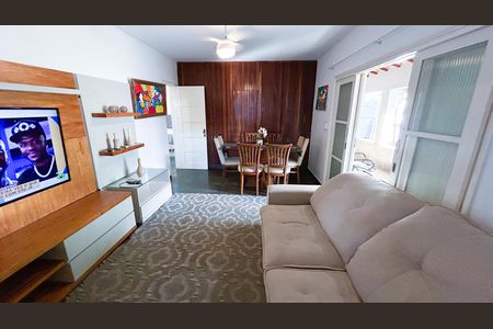 Casa para alugar com 4 quartos, 479m² em Centro, Rio das Ostras