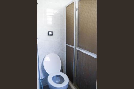Casa para alugar com 479m², 4 quartos e 4 vagas Casa para alugar com 479m², 4 quartos e 4 vagasBanheiro da suíte