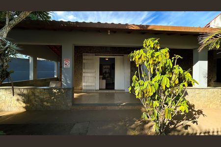 Casa para alugar com 479m², 4 quartos e 4 vagas Casa para alugar com 479m², 4 quartos e 4 vagasÁrea externa