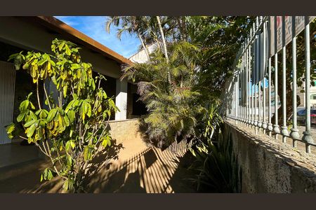 Casa para alugar com 479m², 4 quartos e 4 vagas Casa para alugar com 479m², 4 quartos e 4 vagasÁrea externa
