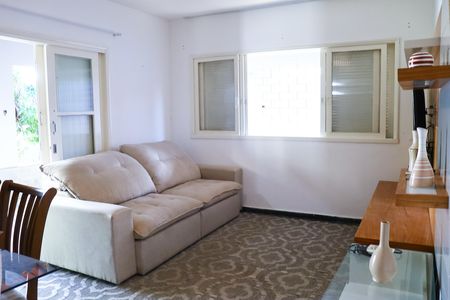 Casa para alugar com 479m², 4 quartos e 4 vagas Casa para alugar com 479m², 4 quartos e 4 vagasSala