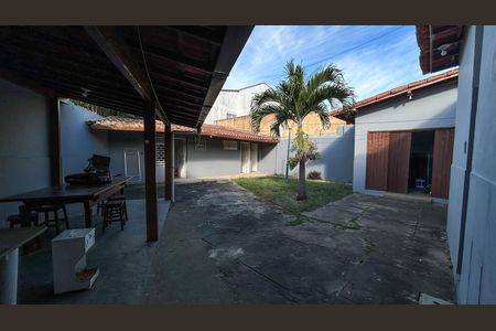 Casa para alugar com 479m², 4 quartos e 4 vagas Casa para alugar com 479m², 4 quartos e 4 vagasÁrea externa