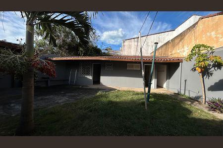 Casa para alugar com 479m², 4 quartos e 4 vagas Casa para alugar com 479m², 4 quartos e 4 vagasÁrea externa