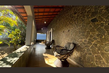 Casa para alugar com 479m², 4 quartos e 4 vagas Casa para alugar com 479m², 4 quartos e 4 vagasÁrea externa