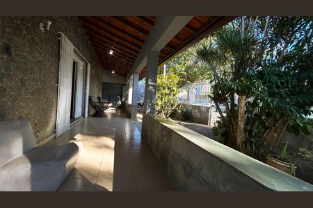 Casa para alugar com 479m², 4 quartos e 4 vagas Casa para alugar com 479m², 4 quartos e 4 vagasÁrea externa