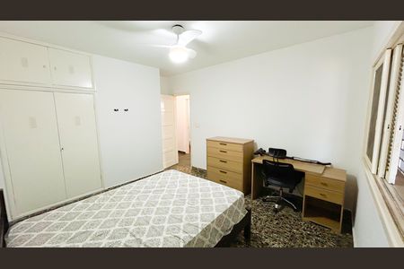 Casa para alugar com 479m², 4 quartos e 4 vagas Casa para alugar com 479m², 4 quartos e 4 vagasQuarto