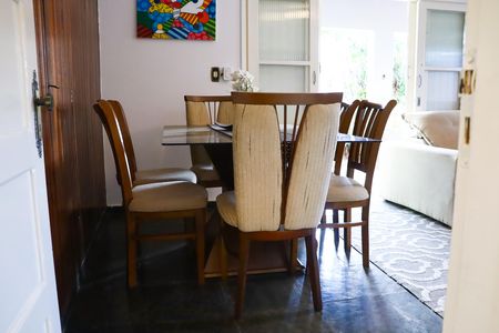 Casa para alugar com 479m², 4 quartos e 4 vagas Casa para alugar com 479m², 4 quartos e 4 vagasSala