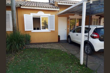 Área externa de casa à venda com 2 quartos, 105m² em Rio Branco, Canoas