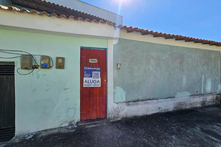 Fachada + placa de casa para alugar com 2 quartos, 58m² em Alcantara, São Gonçalo