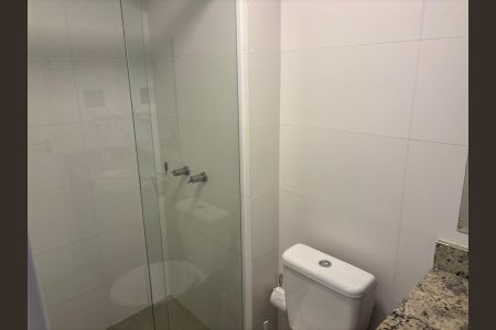 Banheiro de kitnet/studio à venda com 1 quarto, 17m² em Rebouças, Curitiba