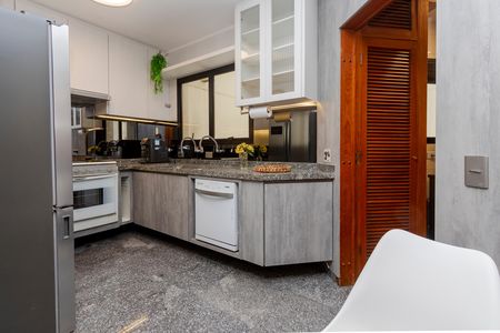 Apartamento para alugar com 123m², 3 quartos e 2 vagas Apartamento para alugar com 123m², 3 quartos e 2 vagasCozinha