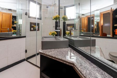 Apartamento para alugar com 123m², 3 quartos e 2 vagas Apartamento para alugar com 123m², 3 quartos e 2 vagasBanheiro