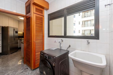 Apartamento para alugar com 123m², 3 quartos e 2 vagas Apartamento para alugar com 123m², 3 quartos e 2 vagasÁrea de Serviço