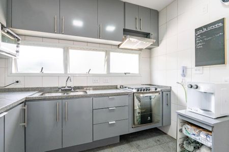 Casa de Condomínio à venda com 4 quartos, 292m² em Vila Andrade, São Paulo