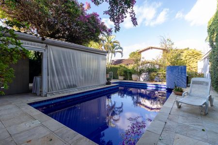 Casa à venda com 320m², 3 quartos e 3 vagas