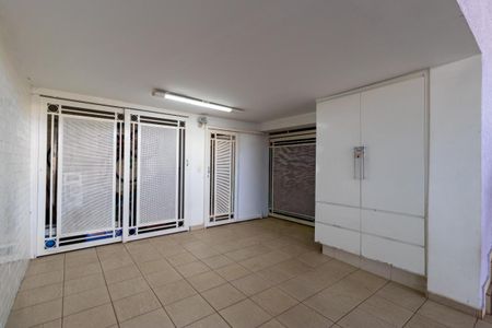 Casa à venda com 320m², 3 quartos e 3 vagas