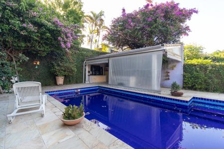 Casa à venda com 320m², 3 quartos e 3 vagas